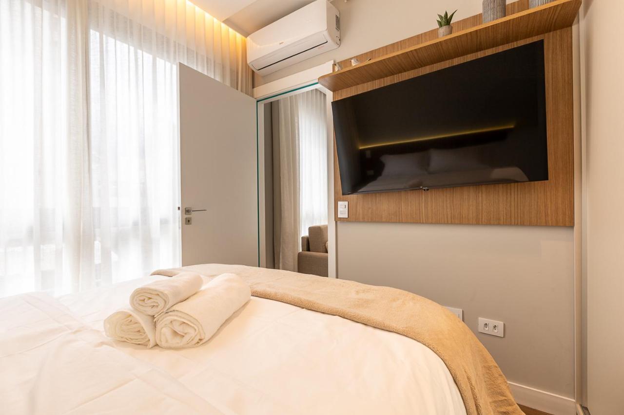 Apartamento Apto Luxo 1q Varanda, Piscina, Academia E Garagem Curitiba